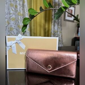 NEW Michael Kors Jet Set Travel Large Patent Envelope Wallet